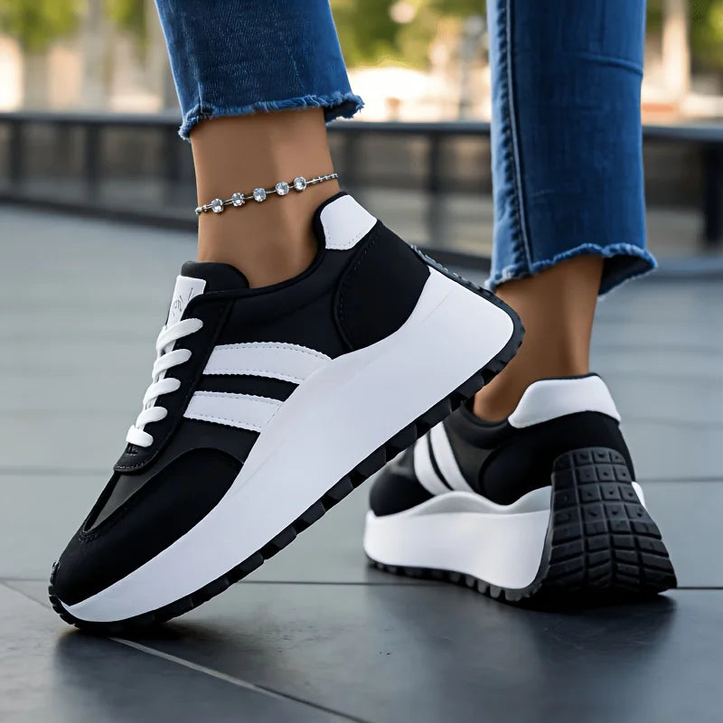 Women's Lace Up Platform Casual Sneakers Soft Synthetic Leather Upper Non-Slip Rubber Sole Retro Walking Shoes Fashion Thick Sole Athletic Footwear for Daily Shopping Travel Outdoor White Black Green Purple