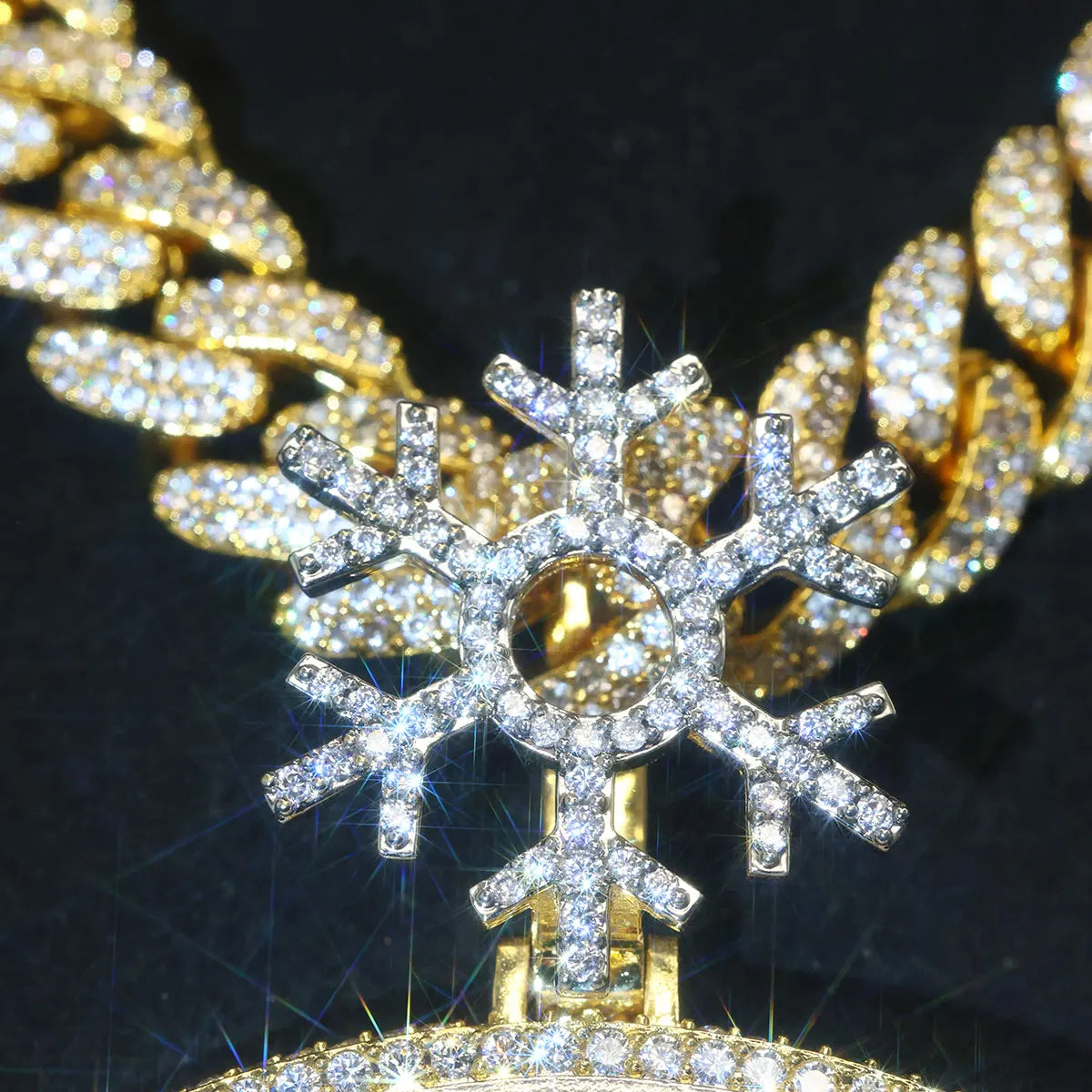Lyee Cyee Iced Out 3D Gold Plated Pendant Necklace Jewelry