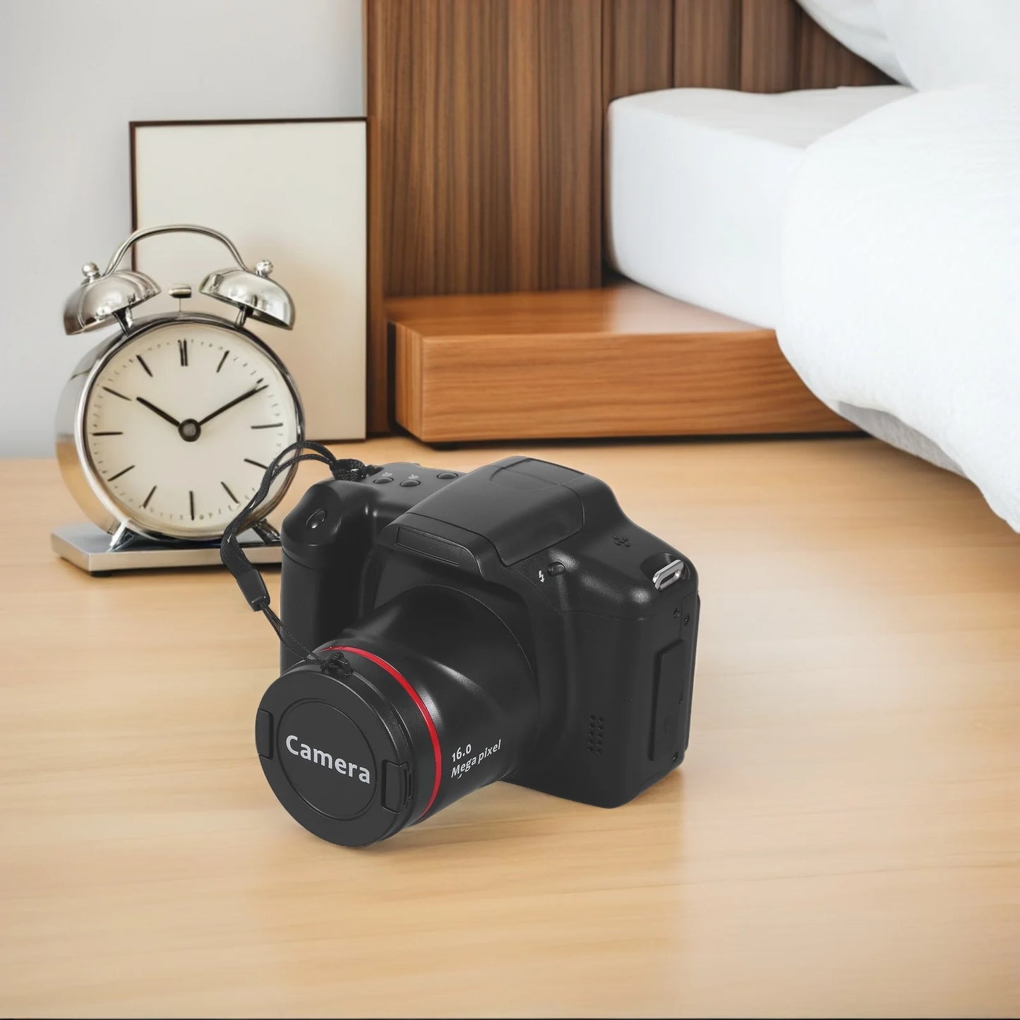 Mini 1080P Vlog Camera With 2.4 Inch LCD Screen 16X Digital Zoom 4.5-54mm Lens